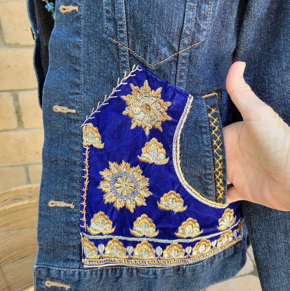 UPCYCLED Jean Jacket. - Picture 5 of 6